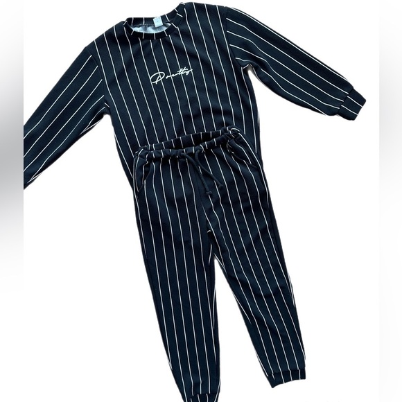 SHEIN Girls Black &  White Striped 2PC Outfit Size 9 - Picture 1 of 4